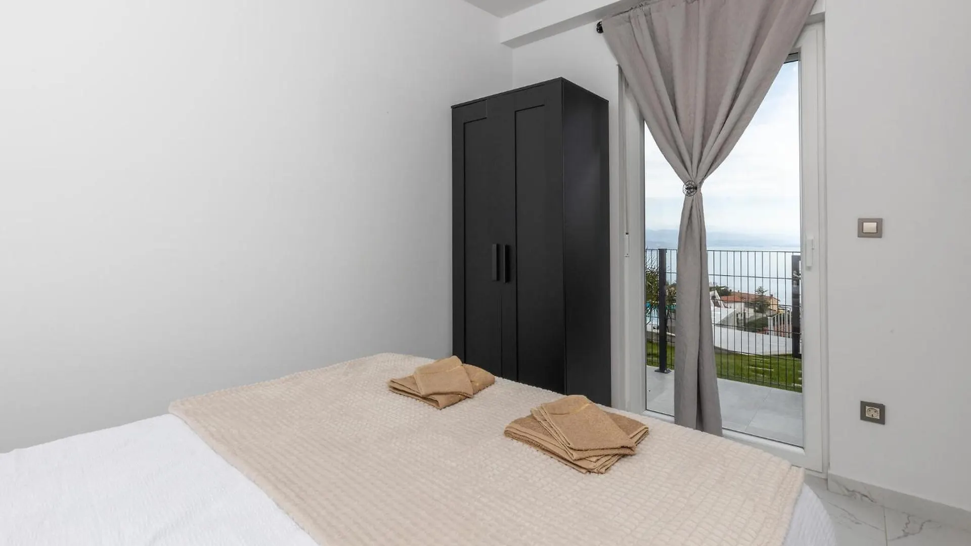 Nice Home In Bregi With House Sea View Breza